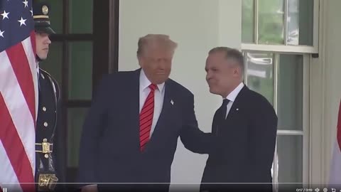 🚨BREAKING: Tổng thống Trump chào đón Thủ tướng Canada Mark Carney đến WH.