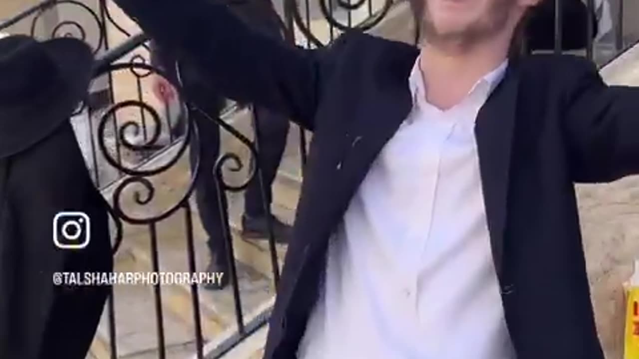 Dysgenic Inbred Jew Blows Boogers All Over His Jacket in Talmudic Freakout!
