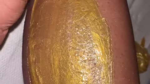 Leg Waxing with Sexy Smooth Golden Allure Hard Wax | @simoneharris4