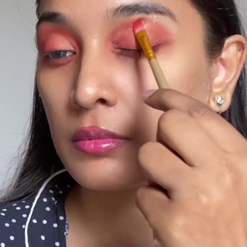 Red glitter look