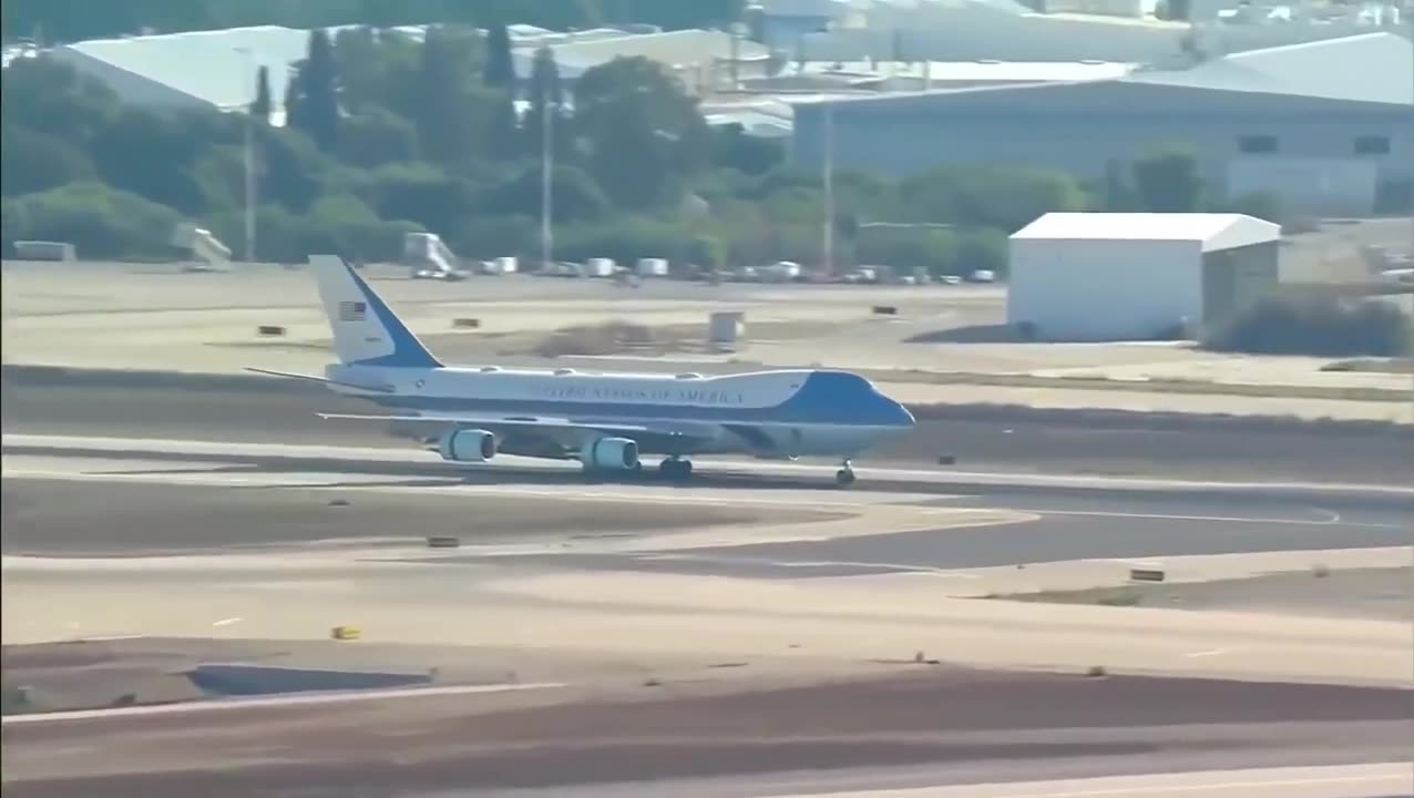 Air Force One is officially WHEELS DOWN. 🇺🇸✈️🇮🇱 President has arrived