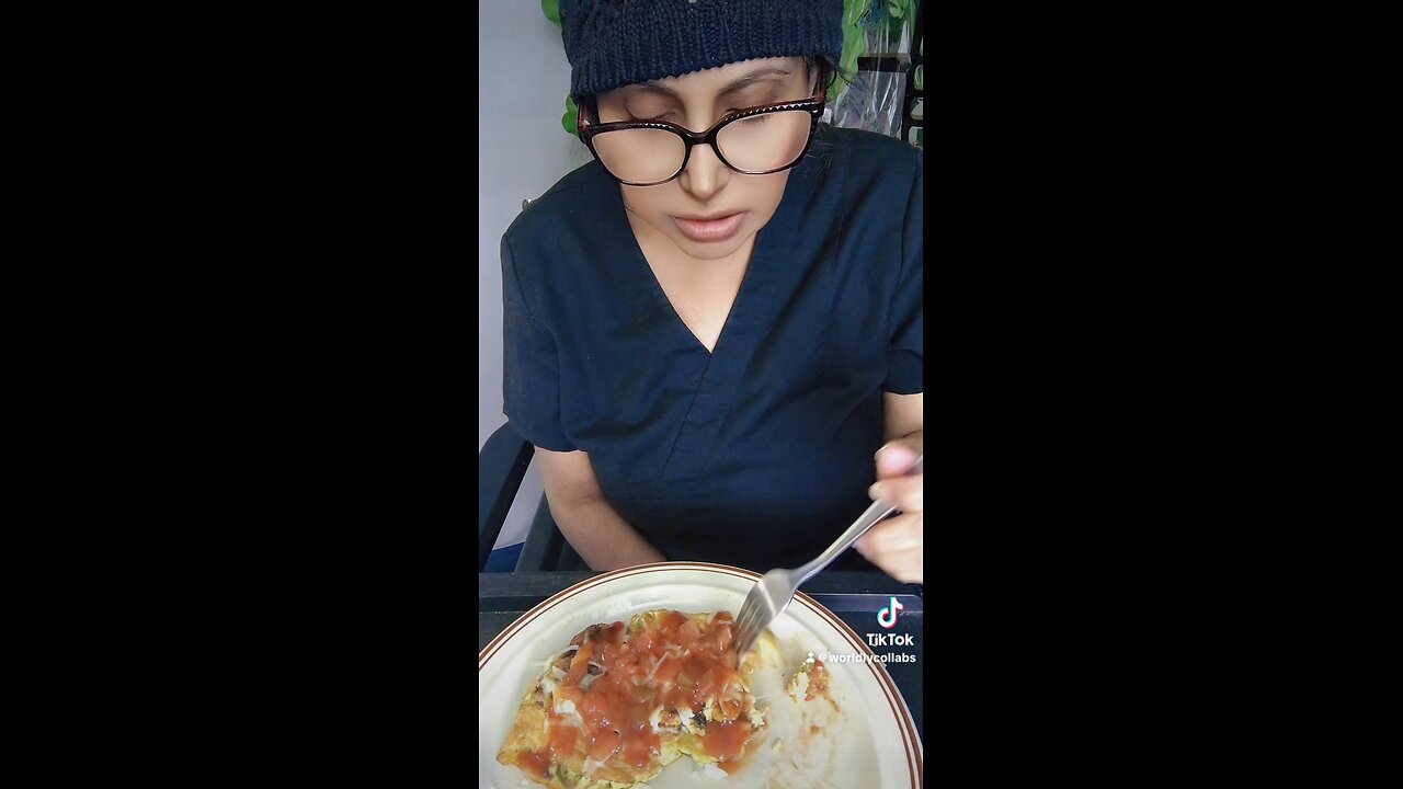 Babe eats an egg amulet yummmmy