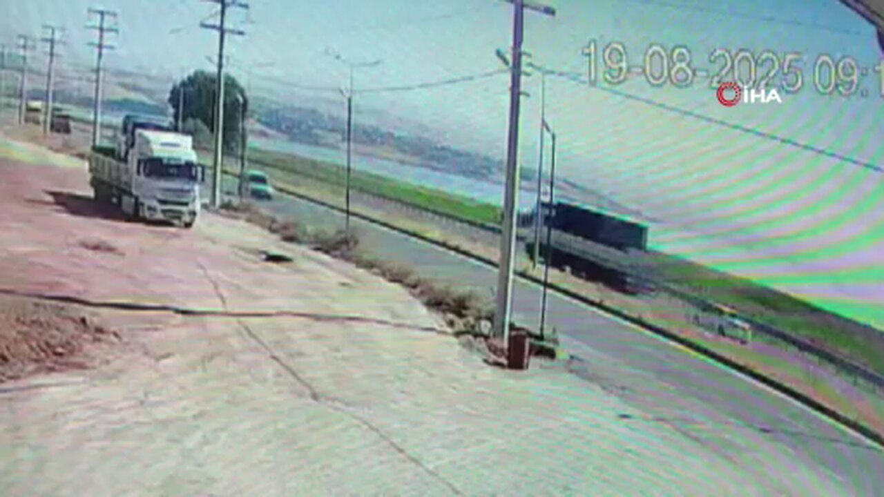 Motosiklet kazasında baba ve oğlu hayatını kaybetti