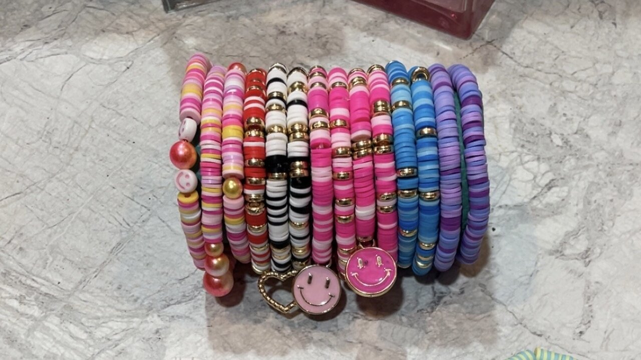 Short | Making Bead Bracelets