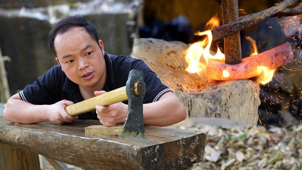 Forge a completely new axe - The net rotates horizontally in a unique and strange way