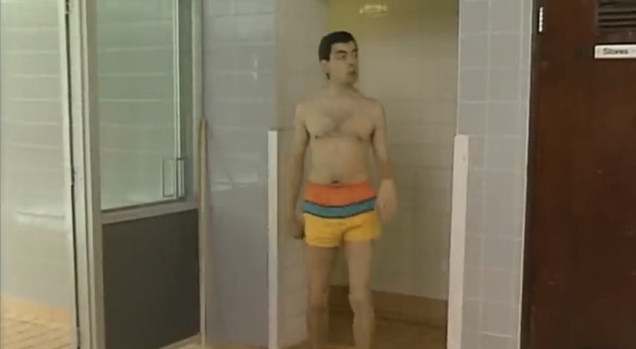 DIVE Mr Bean! | Funny Clips | Mr Bean Official