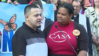 Kilmar Abrego Garcia reports to ICE office as he faces deportation to Uganda - August 25, 2025