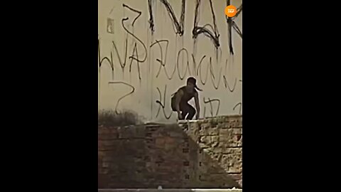 Simplang Trip 255: Canopy skating exhibition jump accidentally fell down to push-ups exercise.