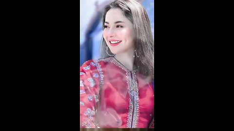 "You Can’t Watch This Hania Amir Clip Without Smiling!"