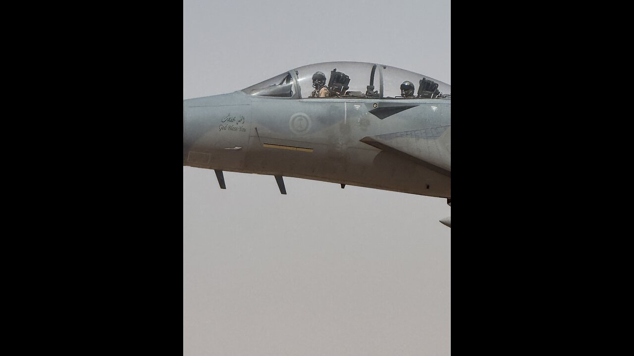 Trump, Air Force One Get Dramatic Fighter Jet Escort Through Saudi Airspace