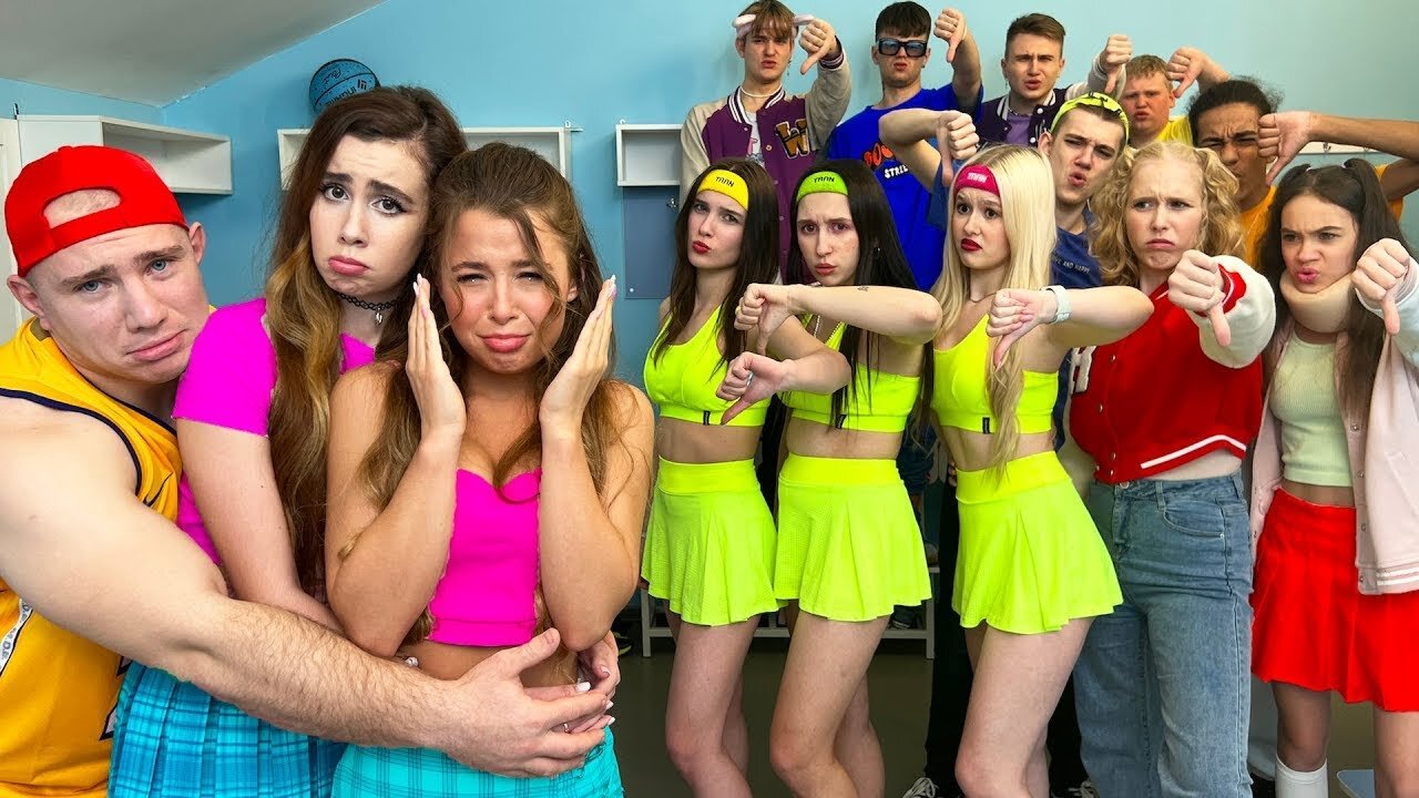 There will be NO PARTY at school! 😱 The most popular schoolgirl is upset