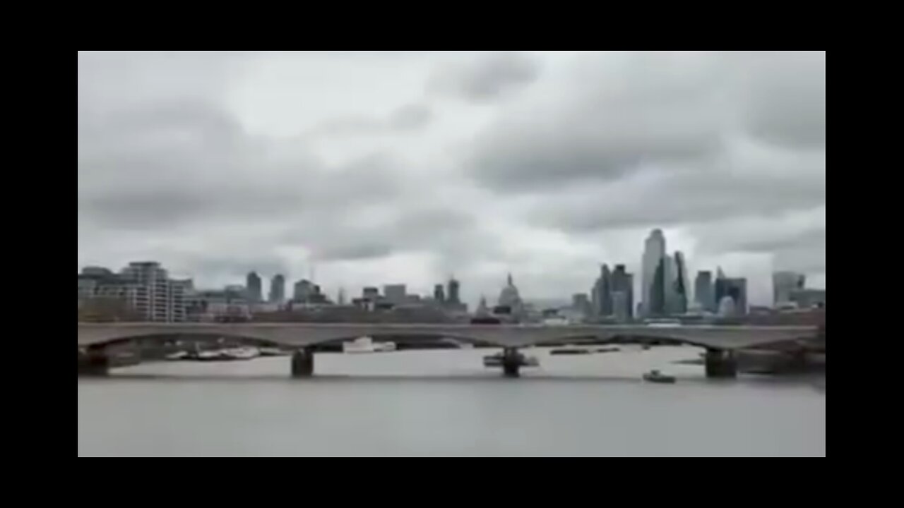 LONDON CANCELS CHRISTMAS