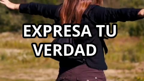 ¿Listo para liberar tu voz y transformar tu verdad? Desbloquea tu chakra garganta ahora.