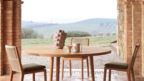🪑In the heart of urban sophistication, our contemporary outdoor furniture takes center stage. 🍹