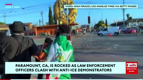 🔥 Tensions ERUPT in Paramount, CA! Law Enforcement vs. Anti-ICE Protesters 🚨🇺🇸