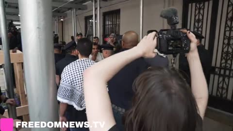 Police push pro-Hamas thugs down the street from Israel Day Parade in NYC,