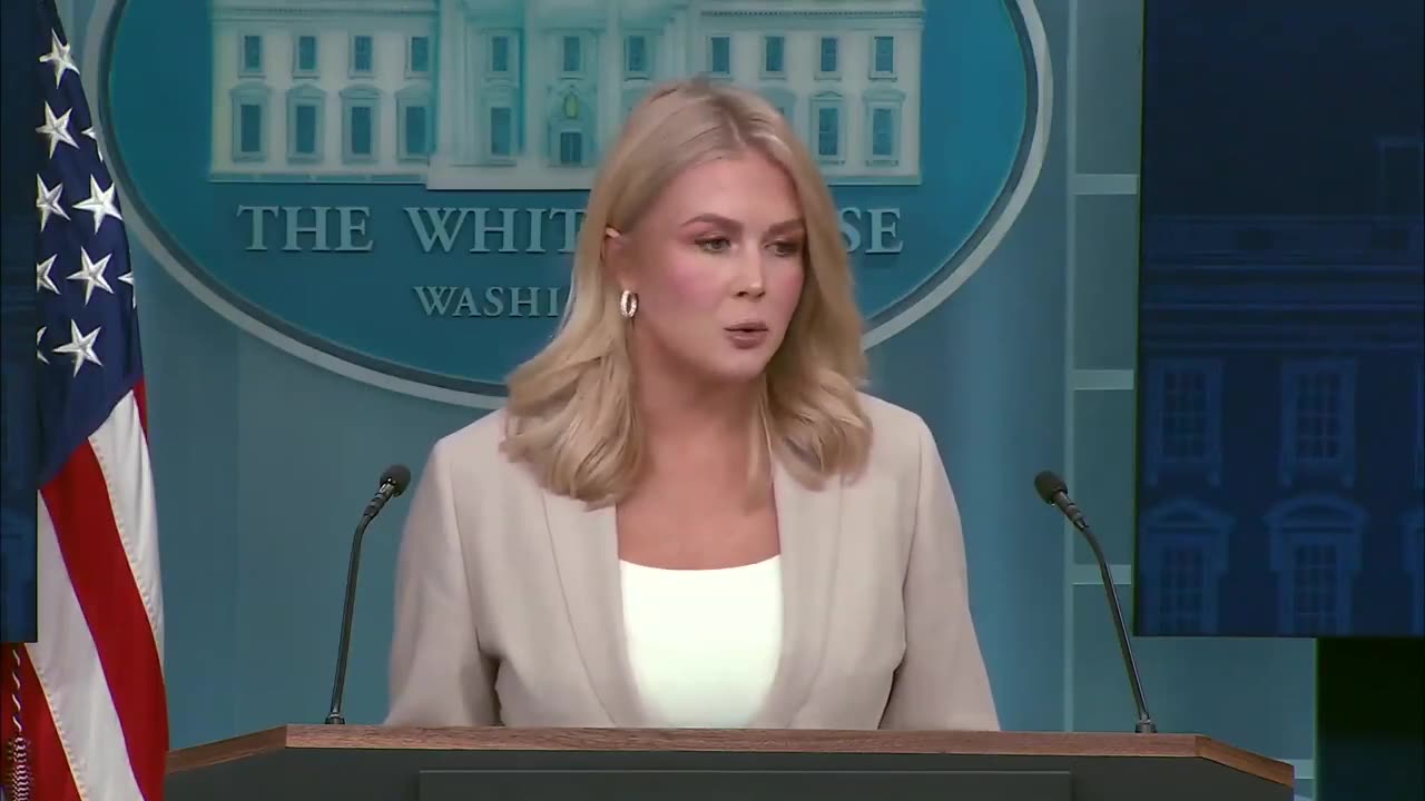 🚨🔥Karoline Leavitt SHUTS DOWN fake news Atlantic story..