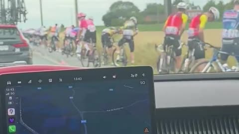 Breakaway is gone. Pee stop for the bunch.