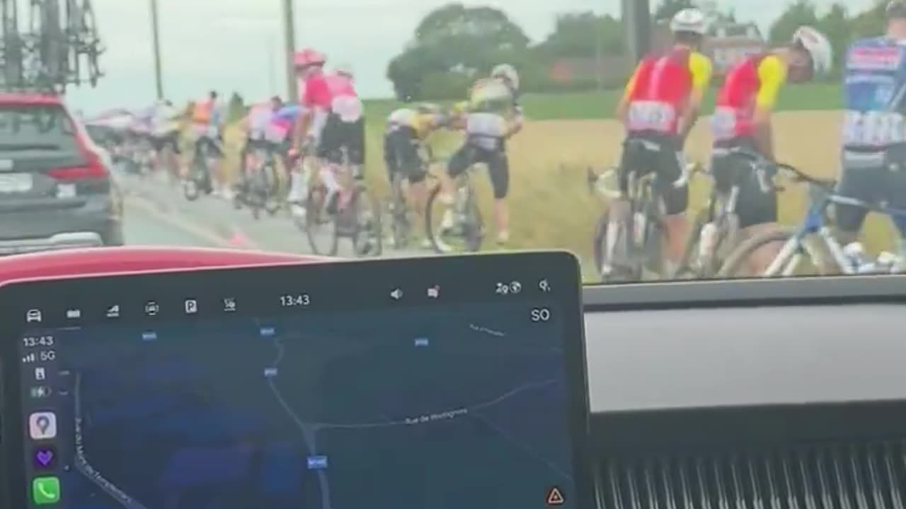 Breakaway is gone. Pee stop for the bunch.