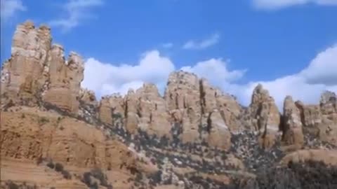 Robber Turned Hero? | Singing Guns | Full Western Action Movie