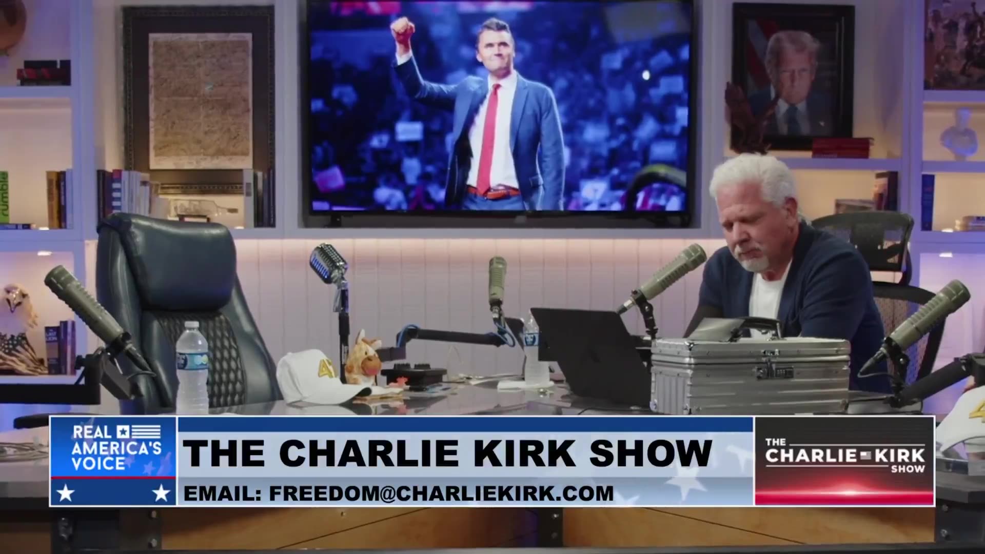 WOW! Glenn Beck places Rush Limbaugh’s famous golden microphone in front of Charlie Kirk’s mic