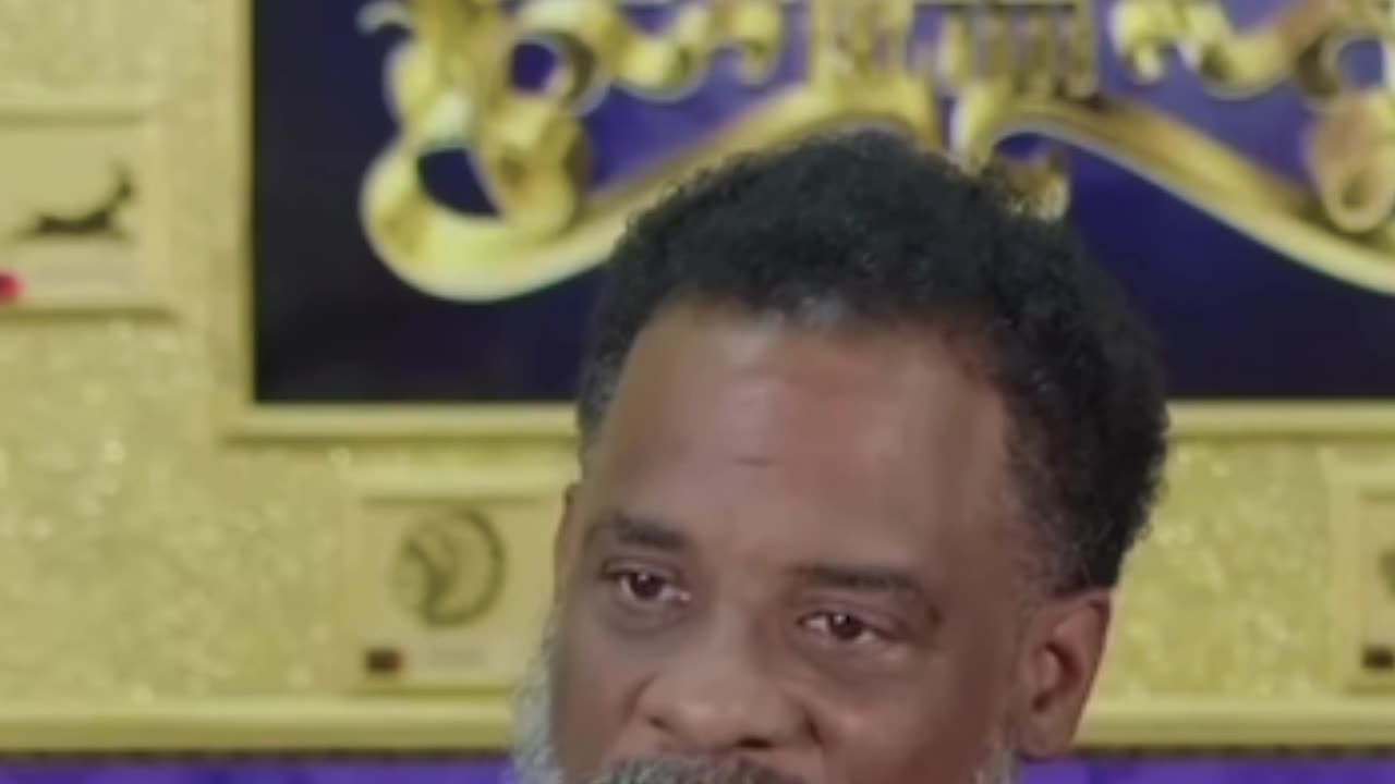 WARNING! Don't Follow the Crowd!