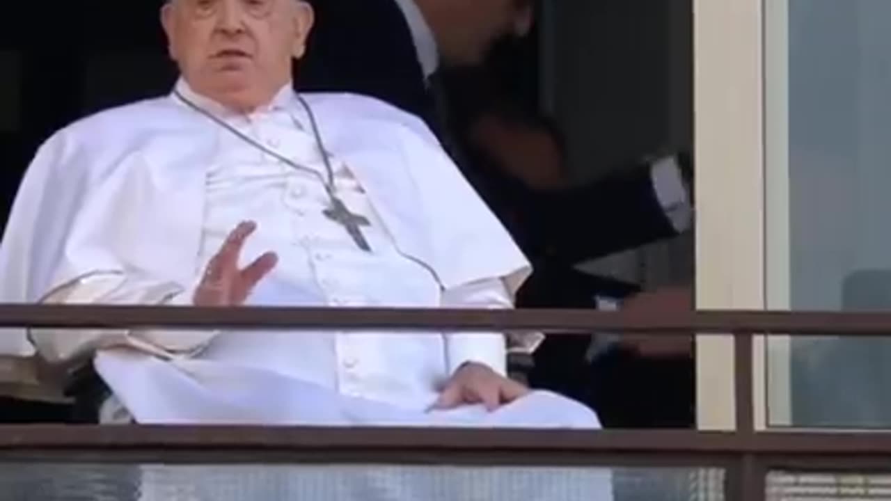 Erster Auftritt von Papst Franziskus seit Einlieferung ins Krankenhaus