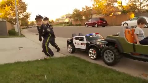 Amazing: Sidewalk Cops - Kid Trax Dodge Charger Police Car