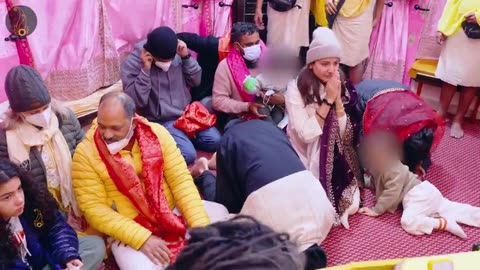 Virat Kohli and Anushka mam visit bhajan marg