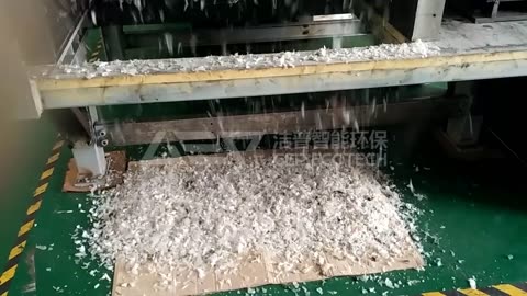 Horizontal Single-Shaft Shredder for Plastic Packaging Bags!