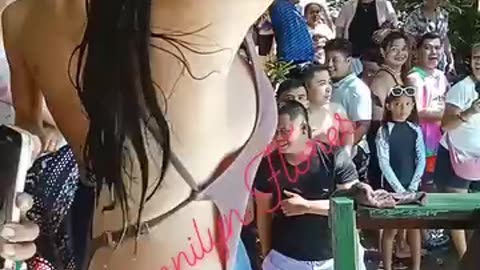Sexy lady Swing and Jump 11
