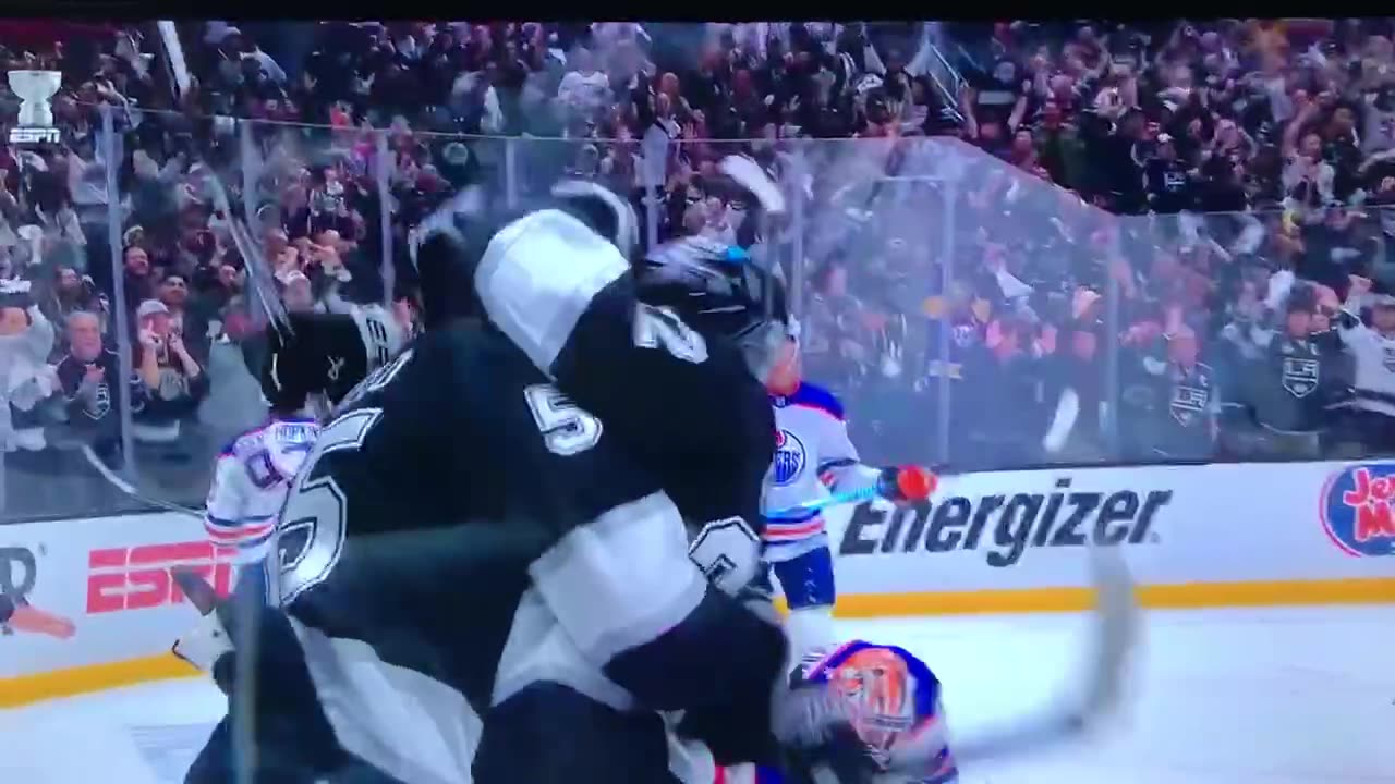 Kings RW #55 Quinton Byfield 🥅(1)🏒Wrist-Shot Goal