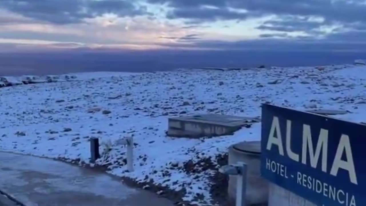 Imazhe të rralla, shkretëtira më e thatë në botë që i ngjan planetit Mars, mbulohet nga bora