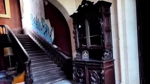 Exploring abandoned Titanic mansion