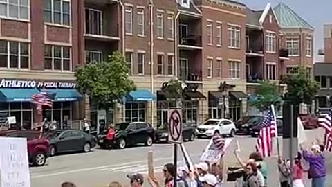 “No Kings Day” Protest in Mount Prospect, IL✊