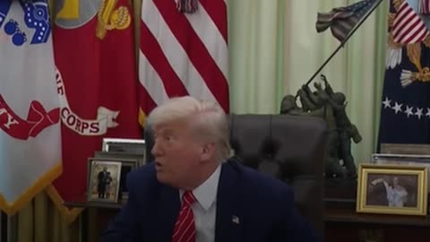 Trump matiza a un periodista que llama “testarudo” a Putin