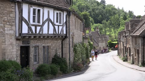 Castle Combe Village In 4K. “Prettiest Village in England”. Places To Visit In The Cotswolds.