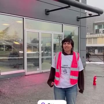 🚨🚗 Vandalism at Tesla concessionaire in Canada