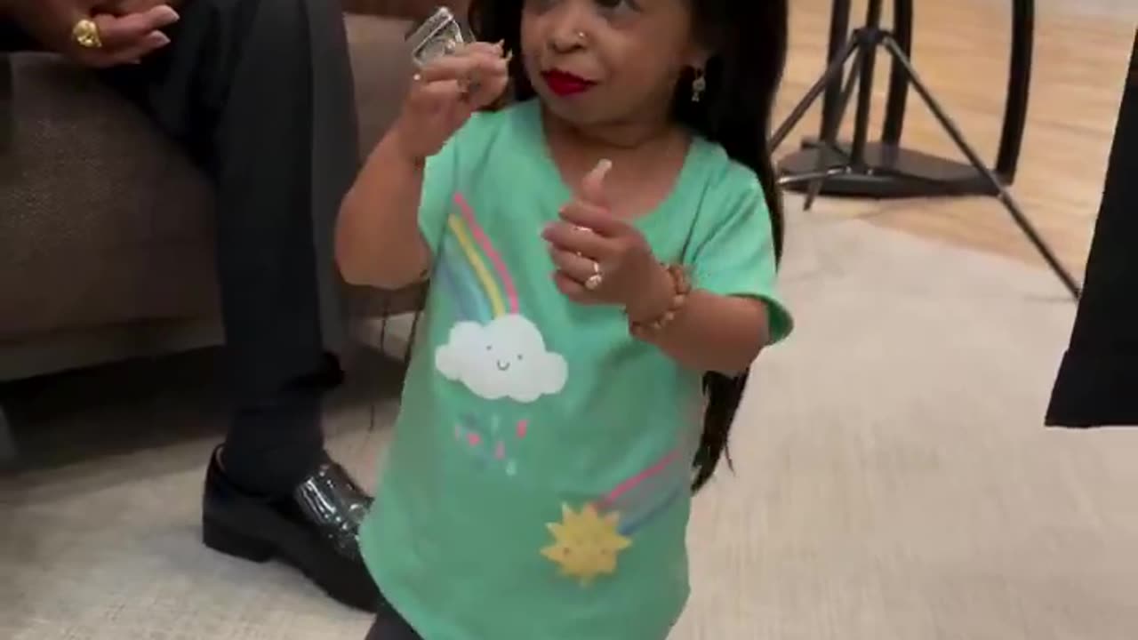 The world’s tallest man with the world’s shortest woman