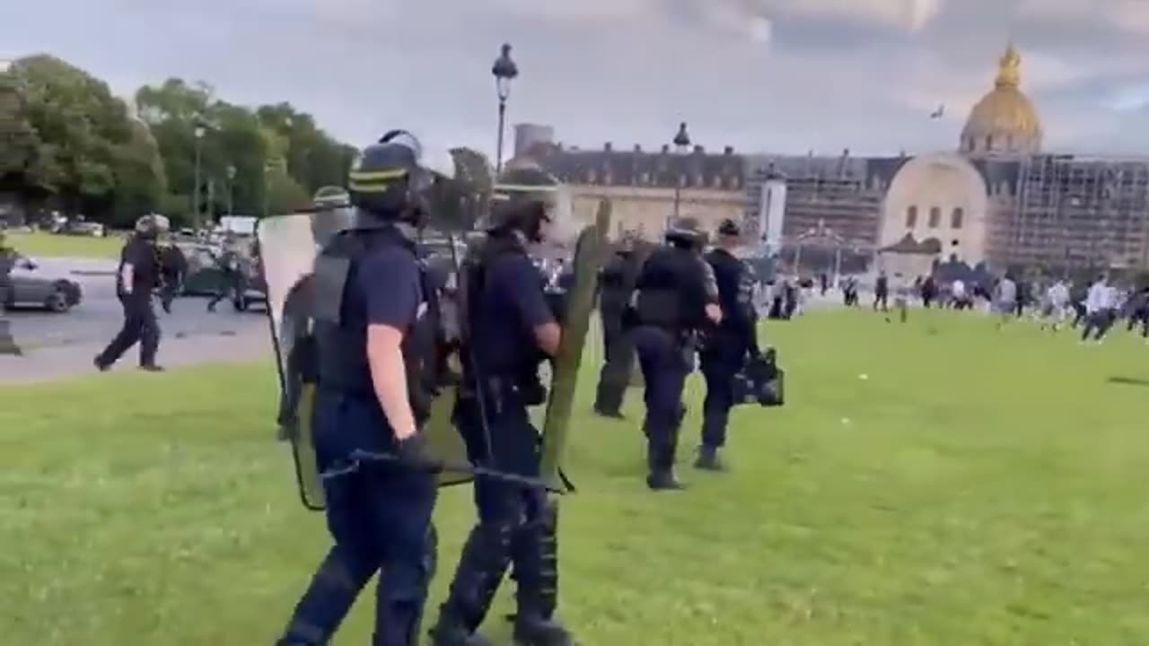 Police using portable LRAD sonic weapons to remove people from parks