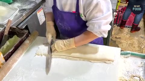 1,000 Bowls a Day! Korea’s Best-Selling Noodles | Korean Street Food