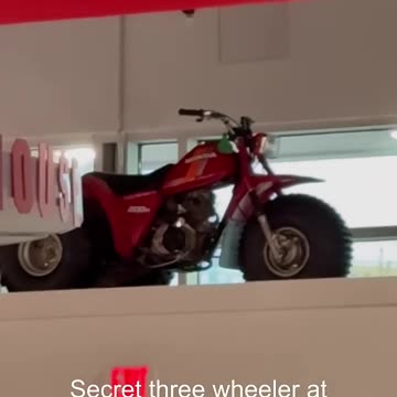 Short - Secret three wheeler