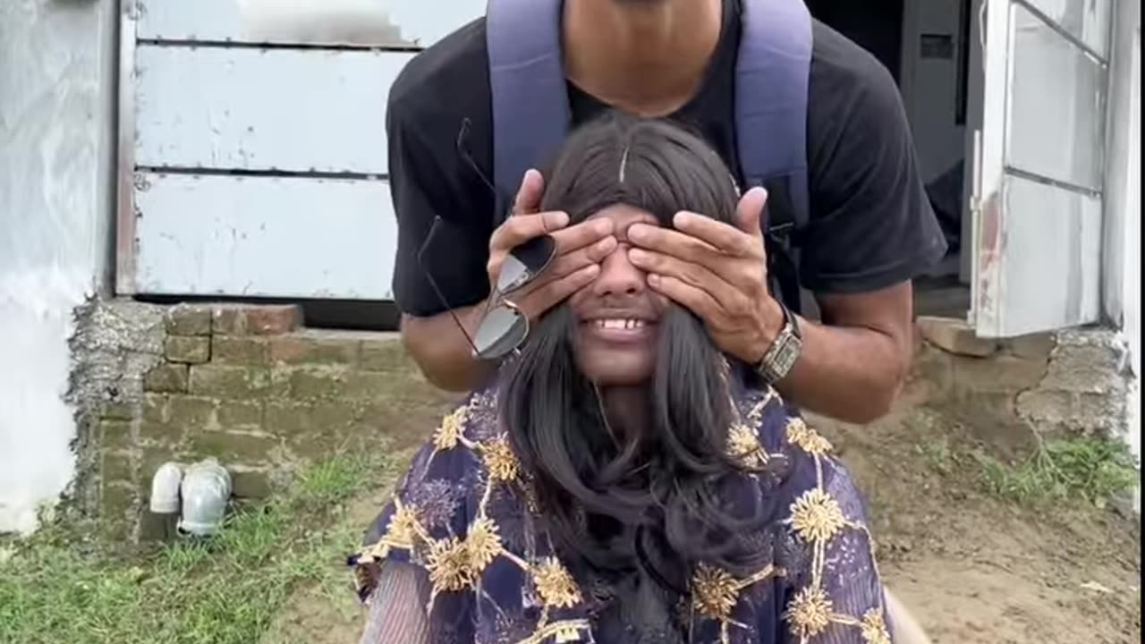 Biwi ko surprise dunga
