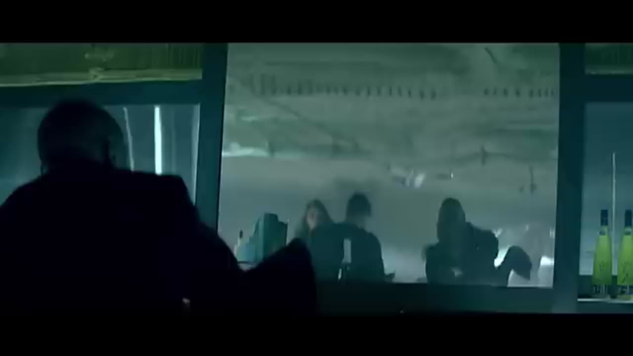 Akon ft. Eminem - Smack That (Official Music Video)