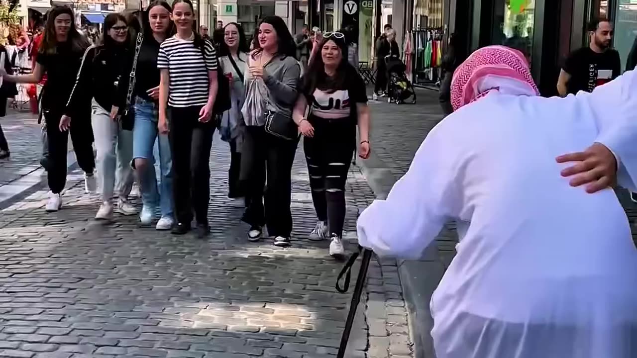 16 MILLION VIEWS FUNNY GRANNY