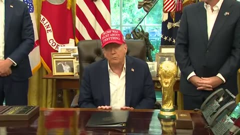 AUGUST 22 2025 President Trump makes an announcement from the Oval Office