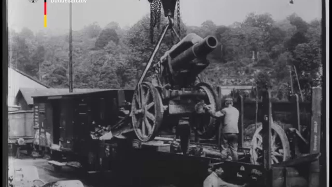 BArch_K_333146_1R_Geschuetz-Reperaturwerkstatt_hinter_der_Westfront_1