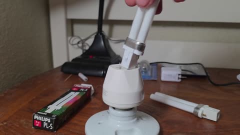 Turning on 2 different PL lamps.