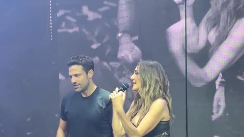 Δέσποινα Βανδή & Κωνσταντίνος Αργυρός μαζί στη σκηνή λίγο πριν τις εμφανίσεις τους