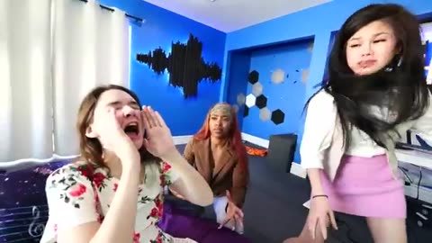 She’s Having Her Baby RIGHT NOW!